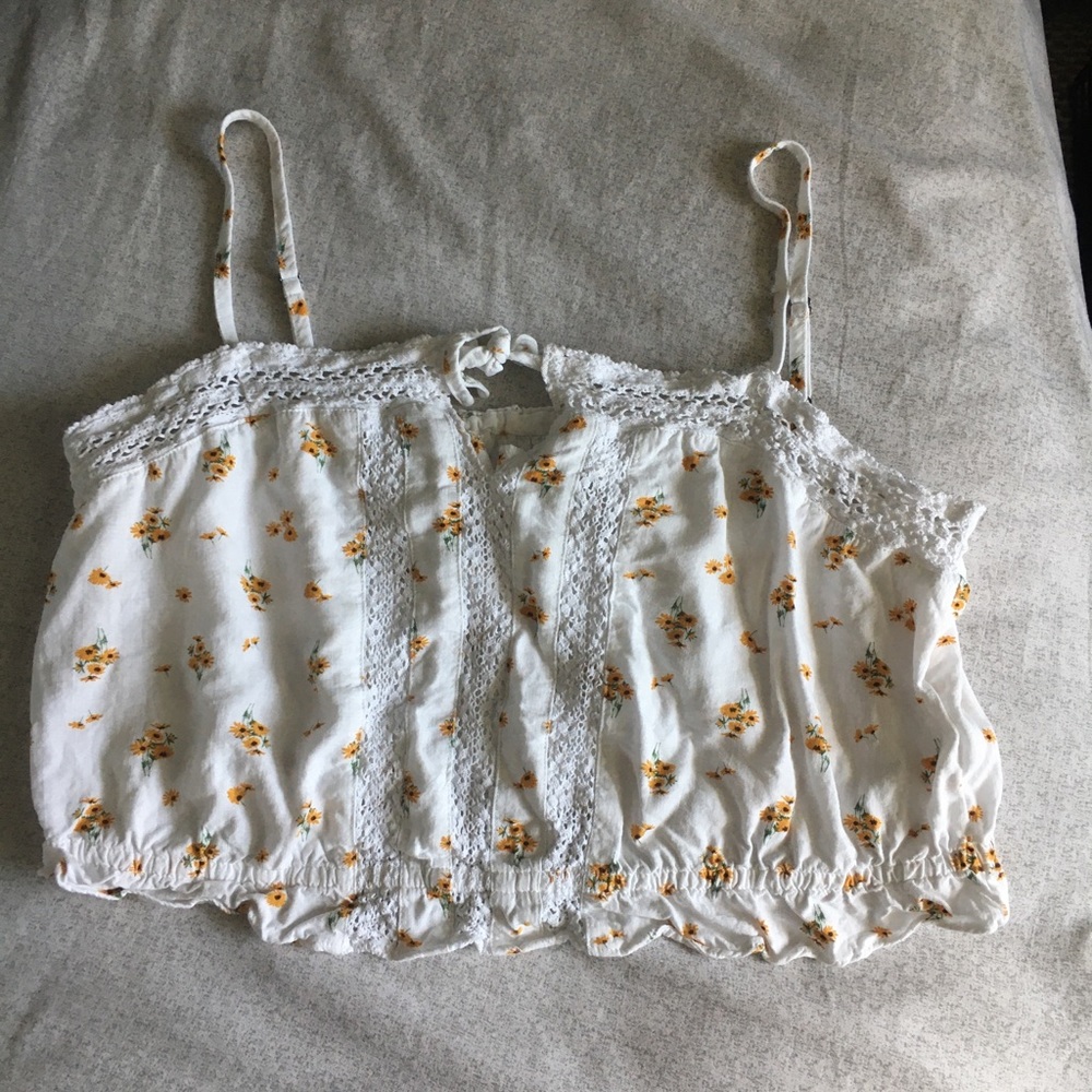 4/$25 White Aeropostale Floral Crop Top